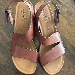 Naked Feet size 8 1/2 platform sandals